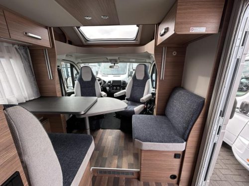 Weinsberg CaraSuite 700 ME Mit Hubdach & 5. Gurt  Foto: 13