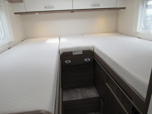 Carado V337 Pro Black Semi-integrated Single Beds  bj2024 photo: 11