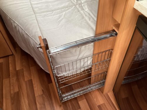 Eriba Nova Luxus Line 465 Mover/ toldo de casete foto: 15