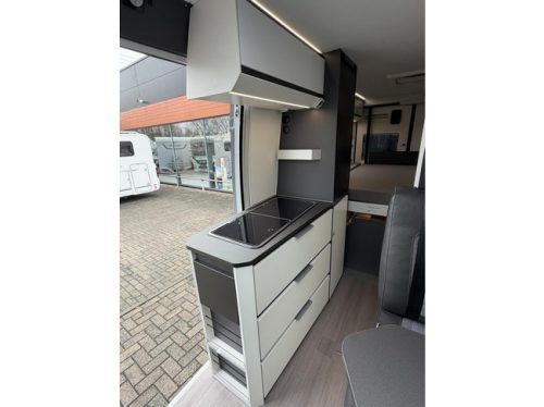 Adria Twin Supreme 640 SGX Solarpanel Skyroof Markise LED TV Foto: 15