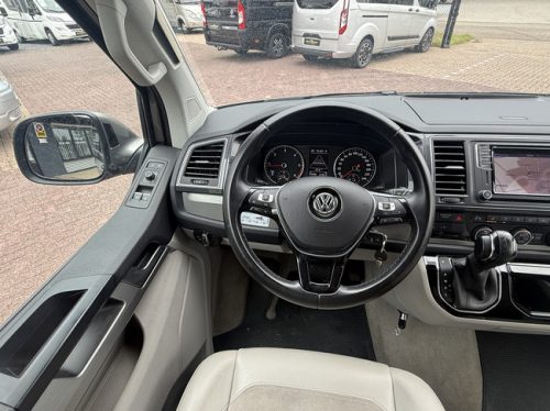 Volkswagen California Ocean T6 Westfalia in new condition DSG automatic 200 hp full options 4 berths electric pop-top roof awning climate control cruise control camera soft-close electric towbar photo: 19