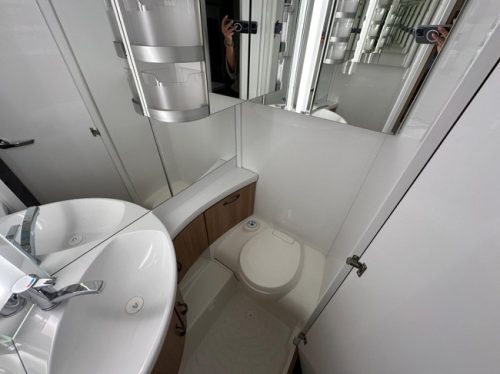 Hobby De Luxe 440 SF Foto: 8