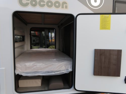 Benimar Cocoon 425 LARGE BUNK BED AND POP-UP BED photo: 8