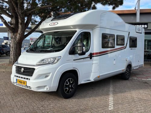 LMC H747 Single beds and a pop-top roof, bearlock, camera photo: 22