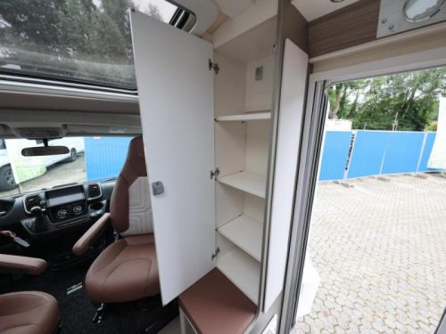 B&uuml;rstner Travel Van T 620 G HL 140PK-AUTOMATIC ACTION MODEL photo: 11