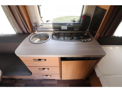 Knaus Sport 450 FU Vorzelt/ Fahrradtr&auml;ger Foto: 9
