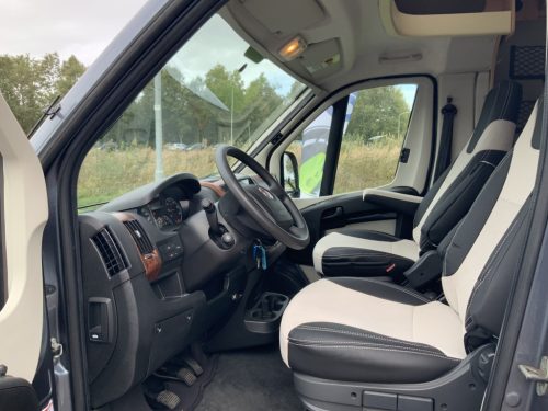 B&uuml;rstner Ixeo IT 700 2.3 MultiJet 130 PS, Queensbett, Seitensitzbank, Drehsitze, Bj.2012 &bdquo;Ihr Wohnmobil-Verkaufsvermittler Camper Zentrum On The Road Foto: 3