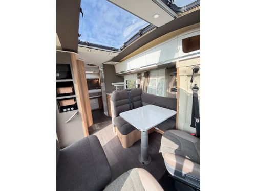 Adria CORAL 670 SC Supreme AUTOMAAT / C1 RBW / 5 SITZPL&Auml;TZE / LUFTFEDERUNG / ALDE / SOLARPANEL / MAXXFAN /CONSTRUCT SLOT / OFEN Foto: 3