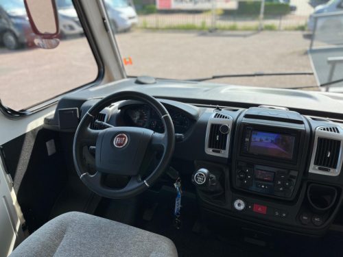 Dethleffs Trend 6757 Motorhome, A-class 4 persons photo: 18