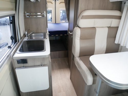 Bavaria V600G, 6 Meter Van conversion, Transverse bed!! photo: 11