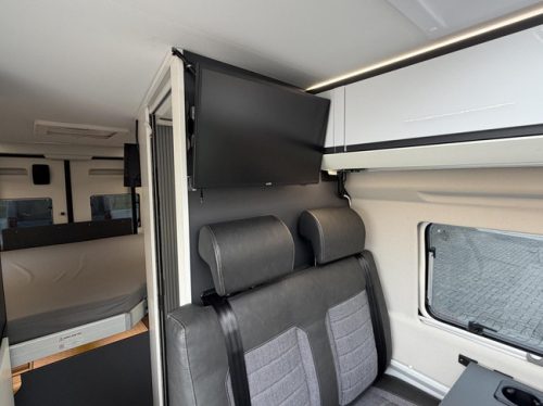 Adria Twin Supreme 640 SGX Solarpanel Skyroof Markise LED TV Foto: 13