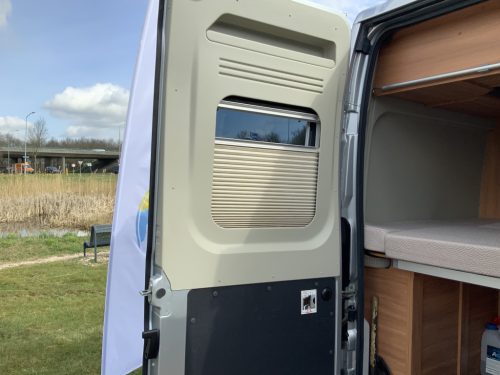 P&ouml;ssl Summit 600 Van conversion, 2.3 160 HP, with timing chain, Transverse bed, Motor-air conditioning, Swivel seats, Year of manufacture 2018 Camper centrum on the road Marum photo: 24