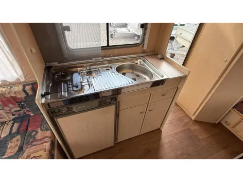 Beyerland Sprinter 430 TM 2x seating group fixed toilet photo: 7