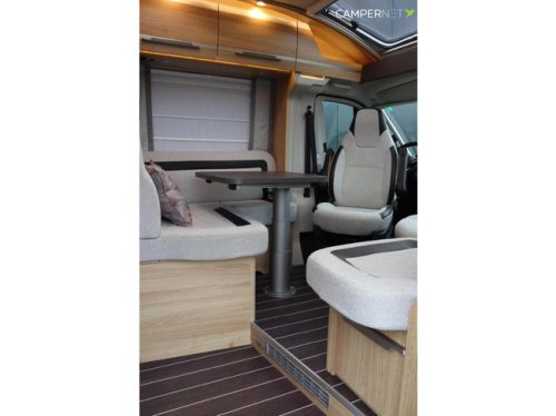Knaus Sky Ti 700 MEG 140pk 2.3 Multijet | Levelsysteem | Dakairco | Lengtebedden | Luifel | Zonnepaneel | Gescheiden douche | Bearlock foto: 9