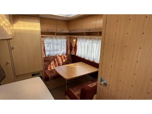Dethleffs Camper 440 DB Querbett Sitztoilette Foto: 1