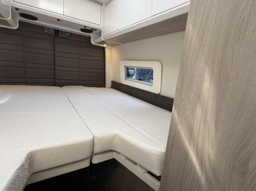 Kabe Travel Master Van 690LB V6 190PK Einzelbetten Solarmodul Anh&auml;ngerkupplung Foto: 21
