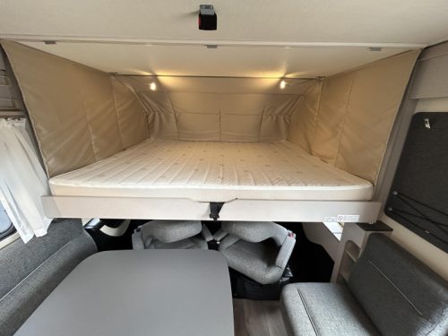 Hymer Exsis-I 678 Einzelbetten, Hubdach  Foto: 16