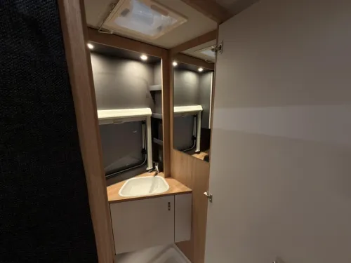 Knaus Sport Platinum 500 EU Platinum+Boden+1800KG Foto: 9