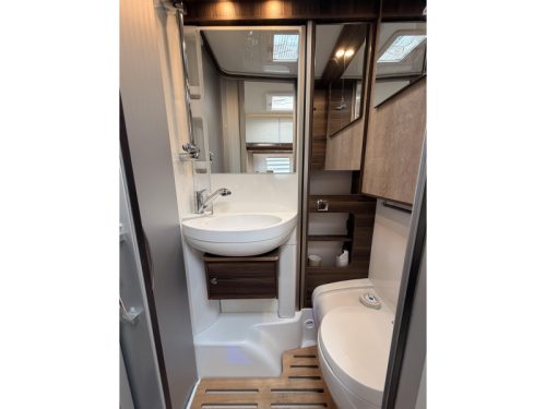 Laika Ecovip H 2109 160HP Automatic Single beds photo: 10