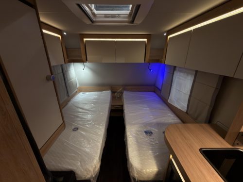 Knaus Sport Platinum 500 EU Platinum+Boden+1800KG Foto: 13