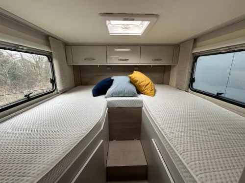B&uuml;rstner Nexxo Van T 690 G - Slim and luxurious photo: 2