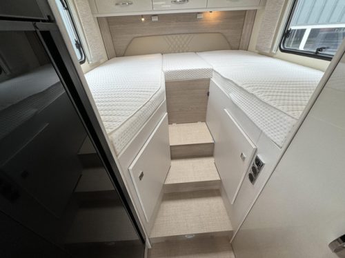B&uuml;rstner Nexxo Van T 690 G Einzelbetten - Kompakt Foto: 14