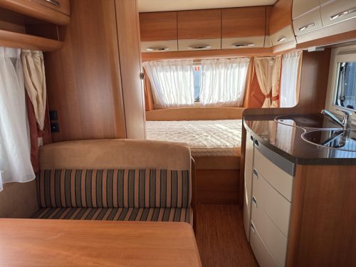 Hobby Excellent 400 SF Mover/Unico awning photo: 9