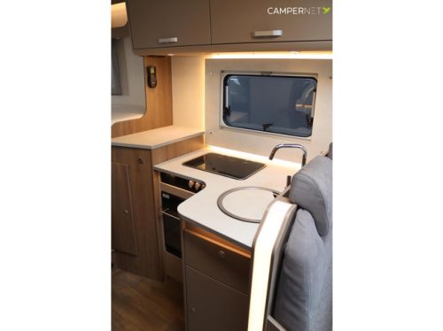 Carado T338 165PS Automatik | BR System | LPG Anlage | L&auml;ngsbetten | Wechselrichter | Lithium | Backofen | Solarpaneele | Bearlock | Editio Foto: 10