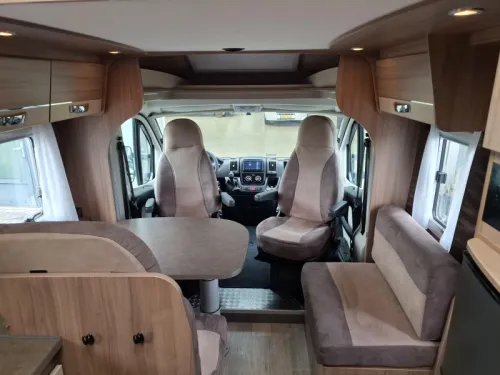 Pilote Adventure 736 T 130PK Queensbed Hubdach Foto: 14
