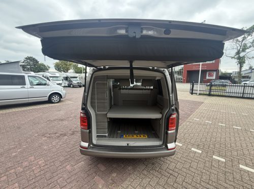Volkswagen California Ocean T6 Westfalia in new condition DSG automatic 200 hp full options 4 berths electric pop-top roof awning climate control cruise control camera soft-close electric towbar photo: 7