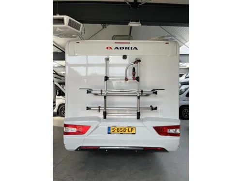 Adria Matrix 670 DC QUEENSBED + HEFBED + AIRC  foto: 2