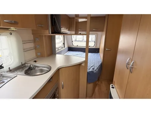 Knaus Sudwind 500 FU franz&ouml;sisches Bett Rundsitzgruppe Toilette Foto: 10