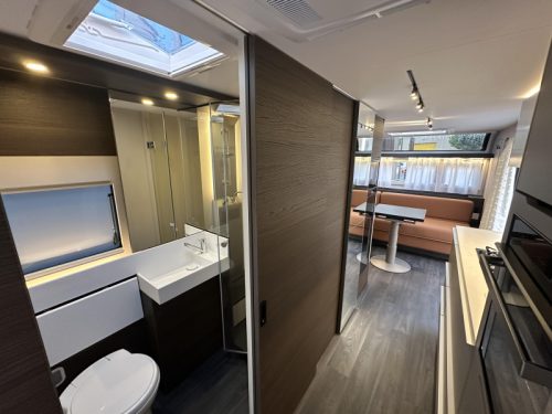 Adria Astella 754 DP Exklusiv in den Niederlanden Foto: 14