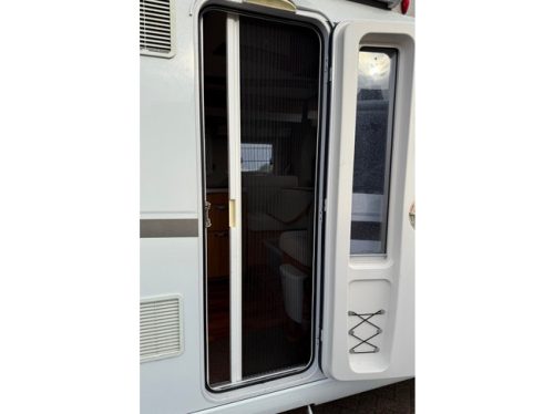 Hymer 598cl Queensbed, Face To Face, Very Spacious Bike Rack, Solar Panel photo: 9