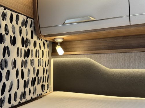 Knaus Van TI Vansation 650 MEG AUTOMAAT 9-Traps 140 pk Euro6 Fiat Ducato 9 **Einzelbetten/Satelliten-TV/Navi/Kamera/2x Lithium/Anh&auml;ngerkupplung Foto: 18