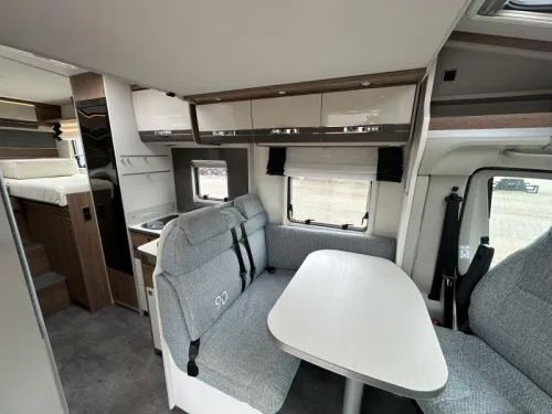 Dethleffs Trend 6717 165 HP length bed photo: 11