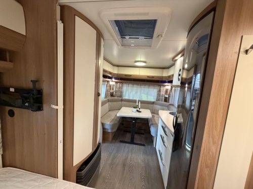 Hobby De Luxe 460 UFE Mover / Cassette awning  photo: 19
