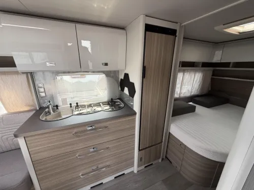 B&uuml;rstner Averso 490 TS Franz&ouml;sisches Bett Rundsitz Markise Foto: 18