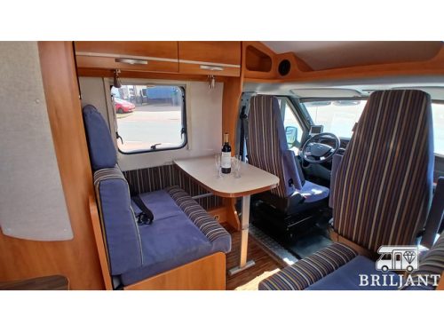 Hymer HV 562 .. 2008 single beds photo: 3