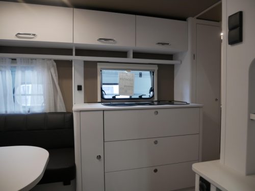 Dethleffs C'Go 475 FR FREE mover and awning photo: 3