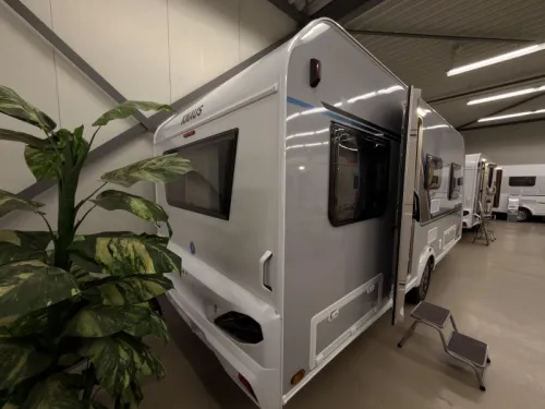 Knaus Sport Platinum 500 EU Platinum+Boden+1800KG Foto: 2