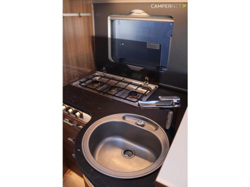 Camping-car Hymer BMC-I 680 177cv Automatique | Chauffage Alde | Placards au lieu de lit escamotable | Lits jumeaux | Convertisseur | Climatisation de toit | Ch&acirc;ssis SLC | Toit GFK| photo: 15