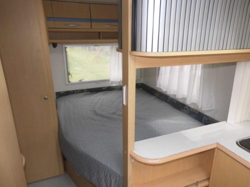 Beyerland Quartz 460 LB New awning and mover! photo: 3