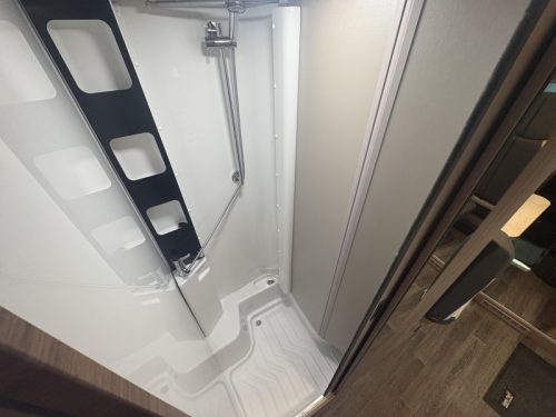 Knaus Van TI Vansation 650 MEG Compact / L-Sitz Foto: 15