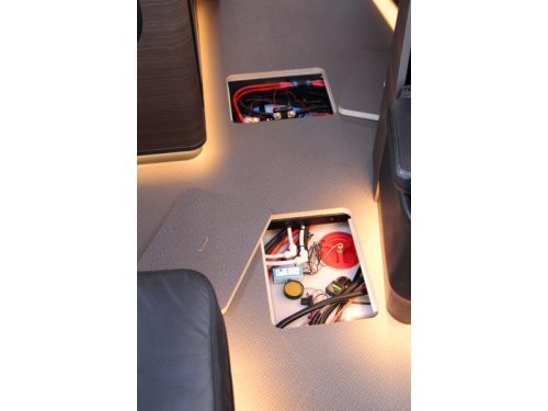Adria Supersonic 890 LL Einzelbetten + Hubdach  Foto: 78
