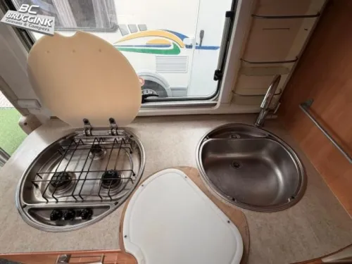 Hymer Classic B614 BED/Pop-top roof AUTOMATIC  photo: 8