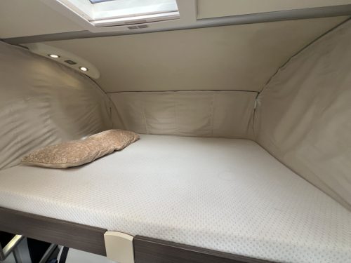 B&uuml;rstner Viseo I 700 2X DINETTE + HEFBED UNIEKE INDELING! Foto: 2