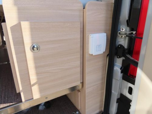 Eura Mobil Van 635 EB Busbiker foto: 10