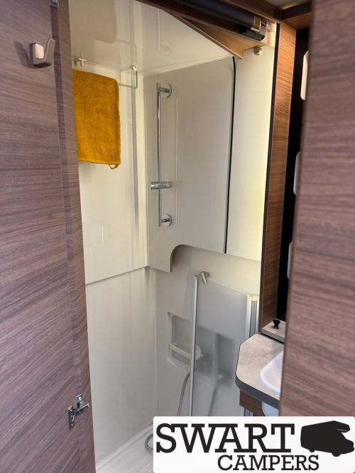 Knaus Tourer Van 500 MQ Vansation, T6 Querbett Automatik 150 PS Foto: 16