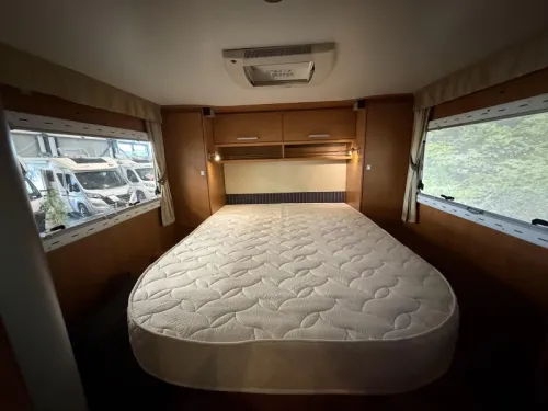 Rimor Europeo 69 PLUS Queensbett / Nivelliersystem Foto: 11